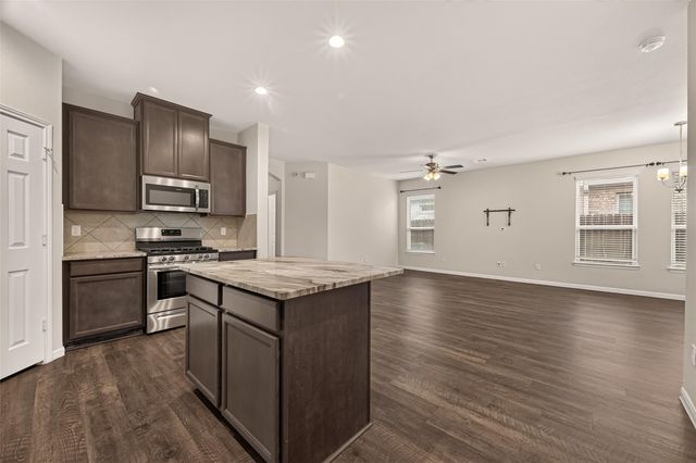 13129 Leisure Cove Drive, La Marque, TX 77568