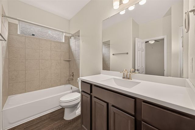 13129 Leisure Cove Drive, La Marque, TX 77568