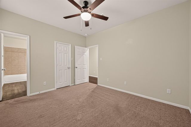 13129 Leisure Cove Drive, La Marque, TX 77568