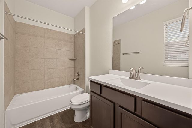 13129 Leisure Cove Drive, La Marque, TX 77568