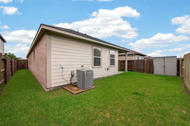 13129 Leisure Cove Drive, La Marque, TX 77568