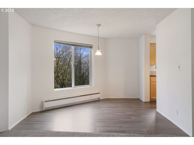 47 EAGLE CREST Dr 15, Lake Oswego, OR 97035