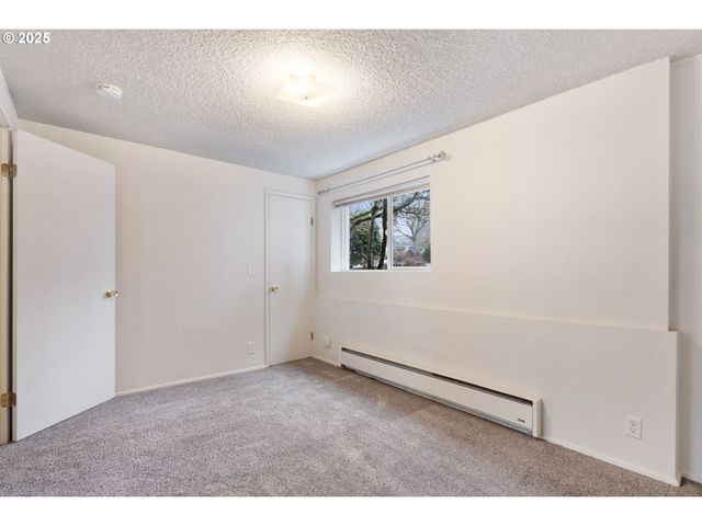 47 EAGLE CREST Dr 15, Lake Oswego, OR 97035