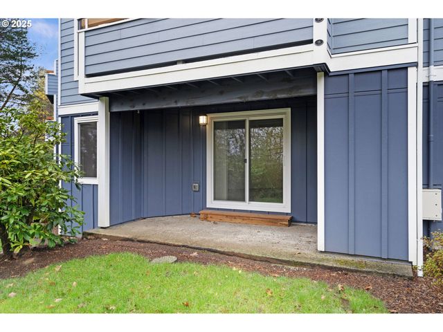 47 EAGLE CREST Dr 15, Lake Oswego, OR 97035