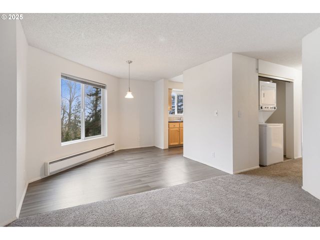 47 EAGLE CREST Dr 15, Lake Oswego, OR 97035