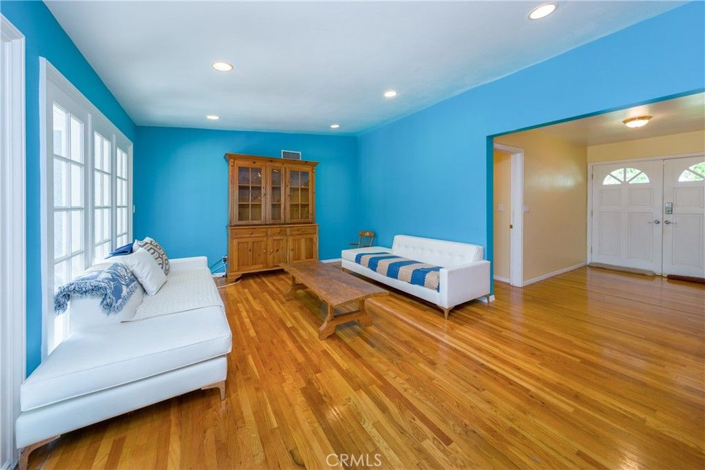 10900 Rathburn Avenue, Porter Ranch, CA 91326 — photo 3