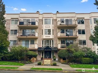 200 99th Avenue NE #16, Bellevue, WA 98004