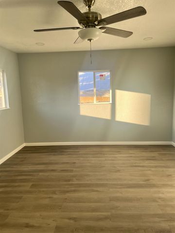 392 N Ferger Avenue, Fresno, CA 93701