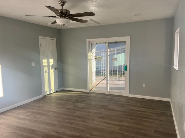 392 N Ferger Avenue, Fresno, CA 93701