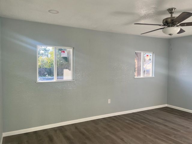 392 N Ferger Avenue, Fresno, CA 93701