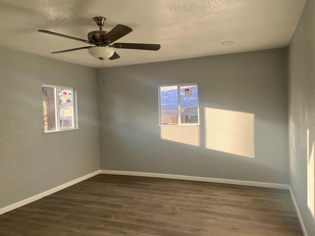 392 N Ferger Avenue, Fresno, CA 93701