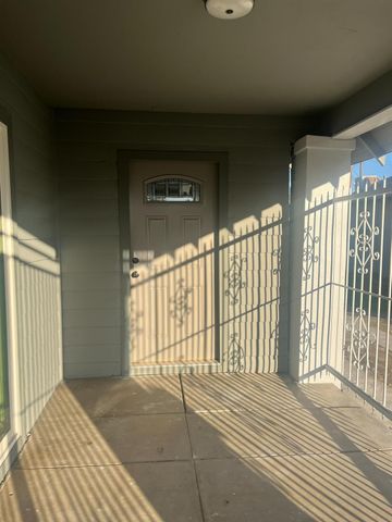 392 N Ferger Avenue, Fresno, CA 93701