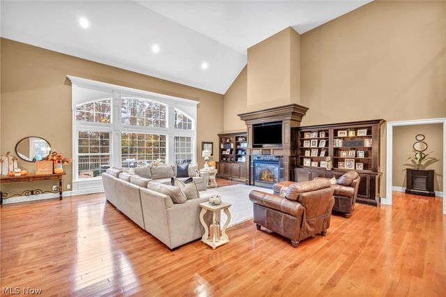 8933 Mountain View Drive, Mentor, OH 44060