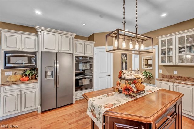 8933 Mountain View Drive, Mentor, OH 44060