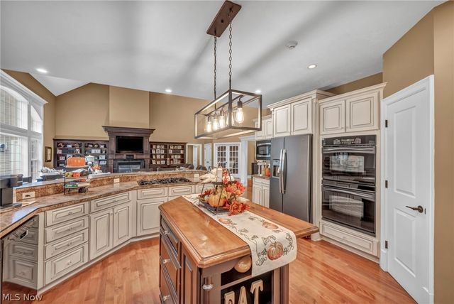 8933 Mountain View Drive, Mentor, OH 44060