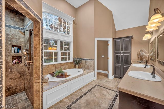 8933 Mountain View Drive, Mentor, OH 44060