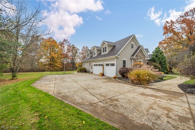 8933 Mountain View Drive, Mentor, OH 44060