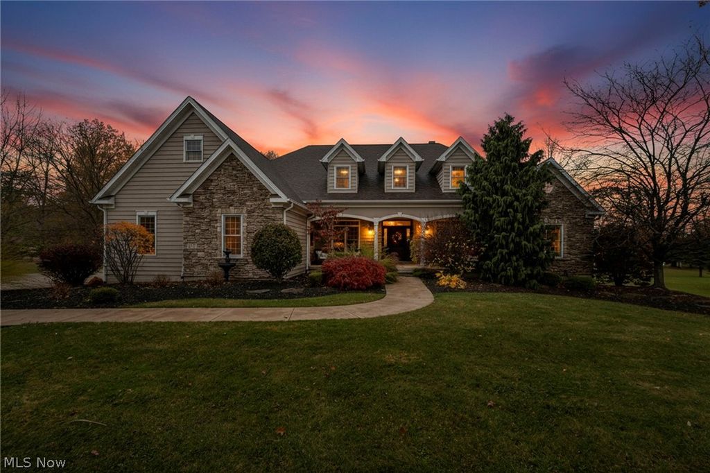 8933 Mountain View Drive, Mentor, OH 44060