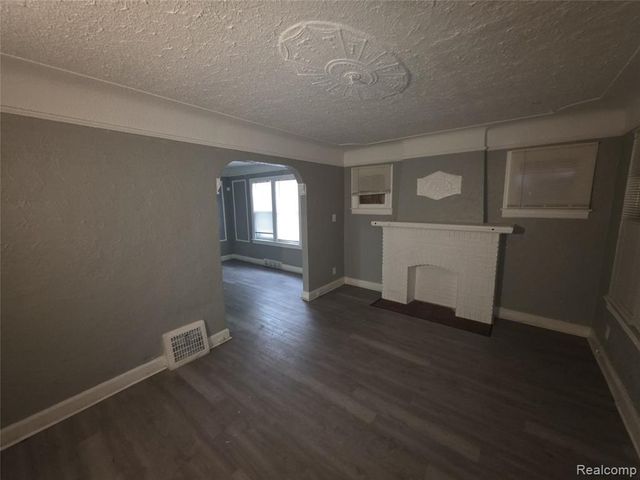 15097 Steel Street, Detroit, MI 48227