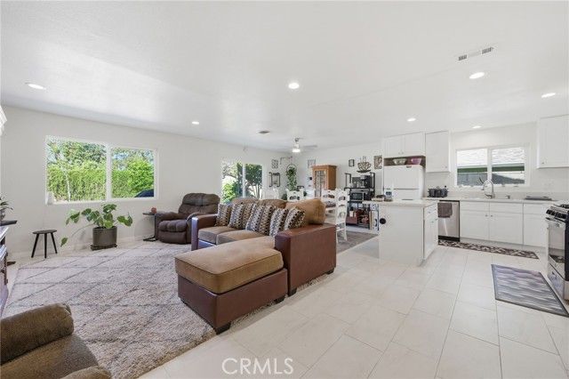 1080 Sapphire, Corona, CA 92882