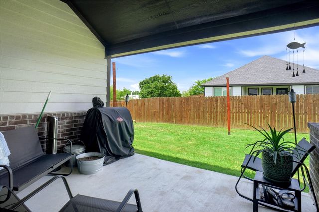 214 Clover Circle, Weatherford, TX 76086