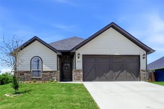 214 Clover Circle, Weatherford, TX 76086