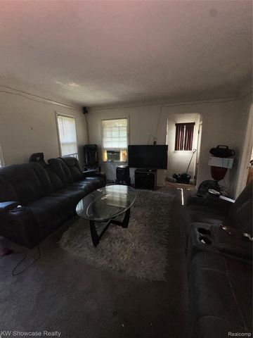 16577 Lesure Street, Detroit, MI 48235