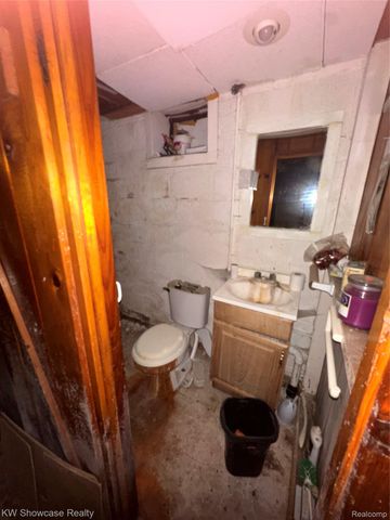 16577 Lesure Street, Detroit, MI 48235