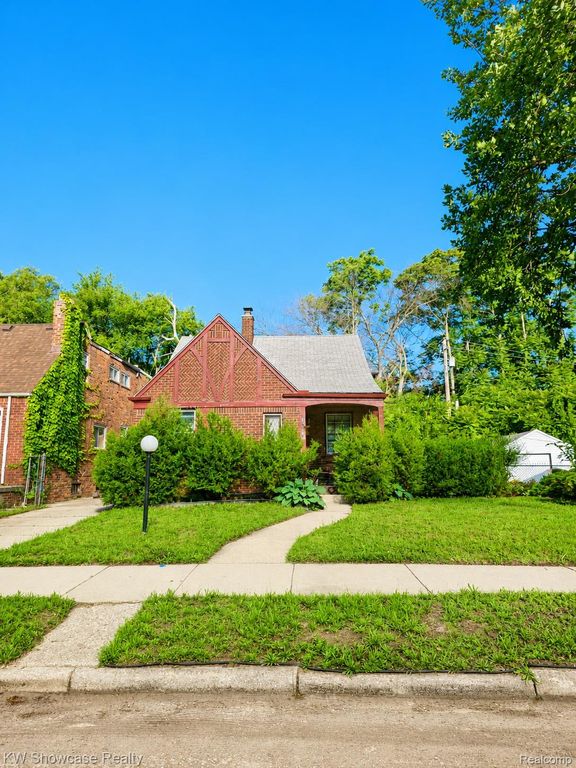 16577 Lesure Street, Detroit, MI 48235