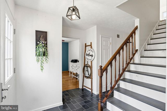 662 SHANNON RD, Boiling Springs, PA 17007