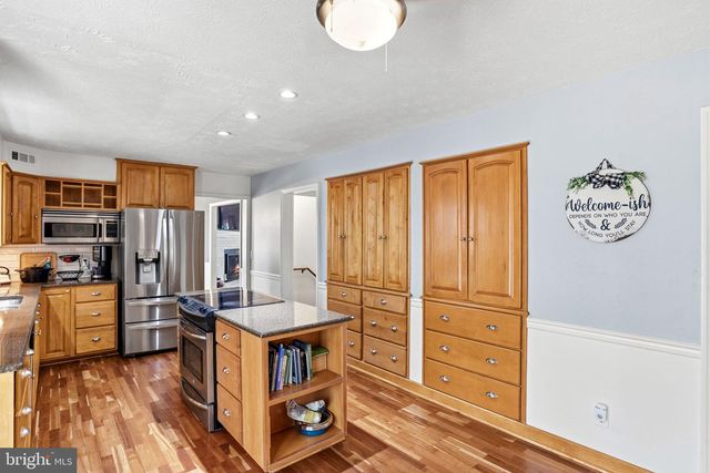 662 SHANNON RD, Boiling Springs, PA 17007