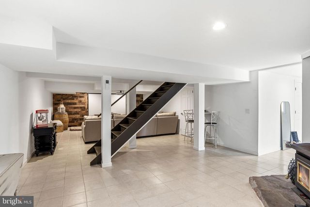 662 SHANNON RD, Boiling Springs, PA 17007