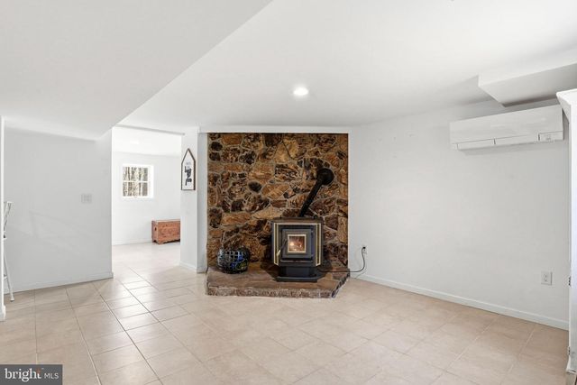 662 SHANNON RD, Boiling Springs, PA 17007