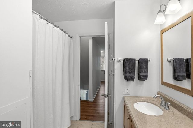 662 SHANNON RD, Boiling Springs, PA 17007