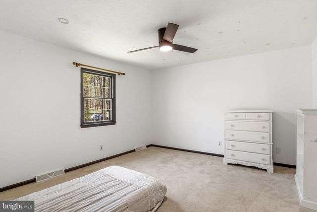 662 SHANNON RD, Boiling Springs, PA 17007