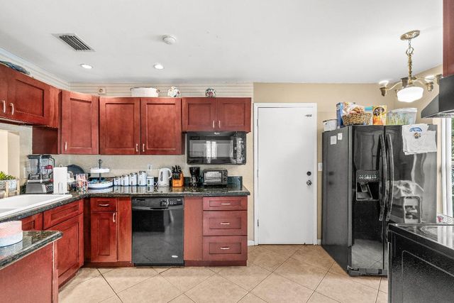 5697 Boynton Bay Circle, Boynton Beach, FL 33437