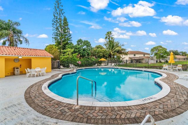 5697 Boynton Bay Circle, Boynton Beach, FL 33437