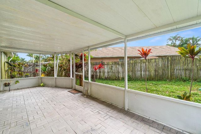 5697 Boynton Bay Circle, Boynton Beach, FL 33437