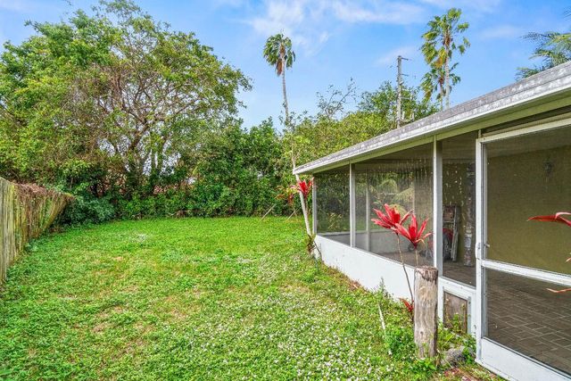 5697 Boynton Bay Circle, Boynton Beach, FL 33437