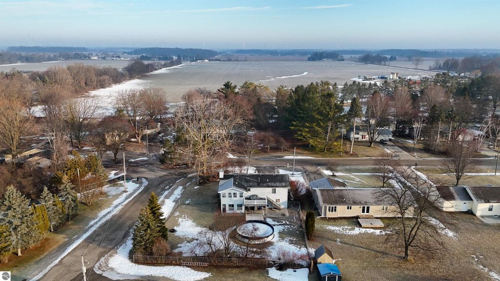 Image 19 of property listing at 2332 O'Connor Drive, Mt Pleasant, MI 48858