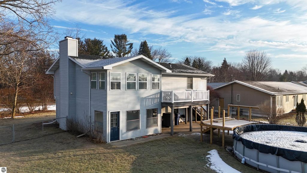 Image 2 of property listing at 2332 O'Connor Drive, Mt Pleasant, MI 48858