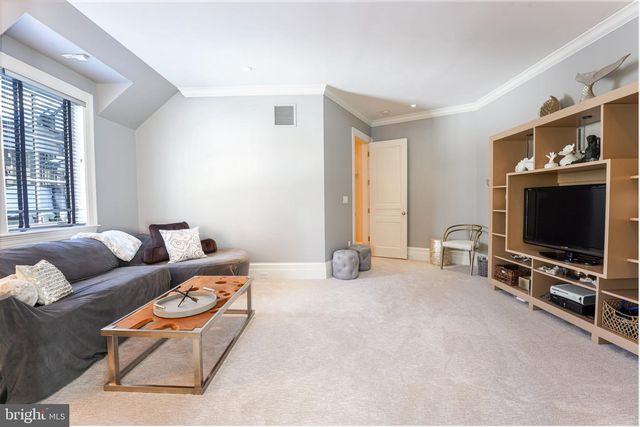 10222 IRON GATE RD, Potomac, MD 20854