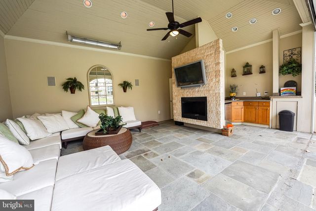 10222 IRON GATE RD, Potomac, MD 20854