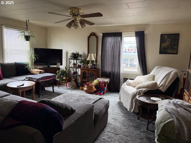 8325 Se DIVISION St, Portland, OR 97266