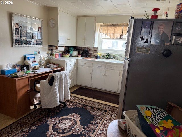 8325 Se DIVISION St, Portland, OR 97266