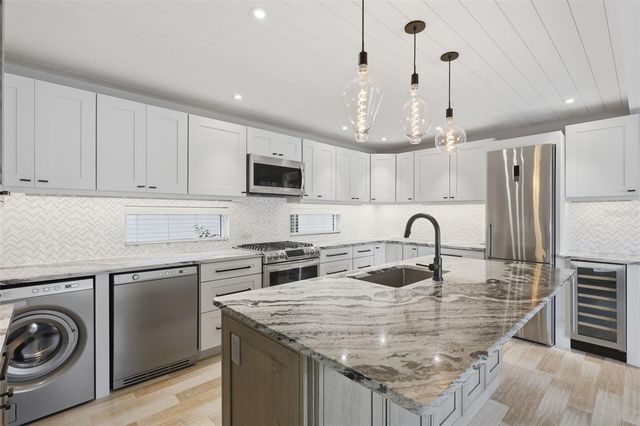 306 S PINE STREET, New Smyrna Beach, FL 32169