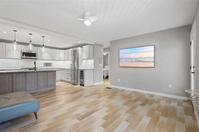 306 S PINE STREET, New Smyrna Beach, FL 32169