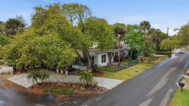 306 S PINE STREET, New Smyrna Beach, FL 32169