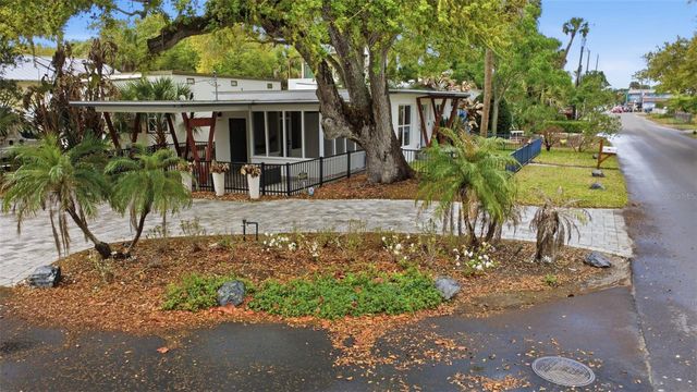306 S PINE STREET, New Smyrna Beach, FL 32169