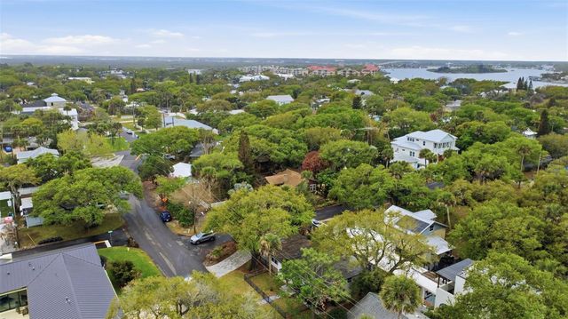 306 S PINE STREET, New Smyrna Beach, FL 32169